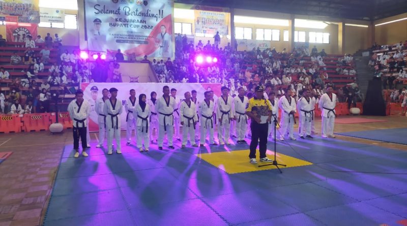 Kapolsek Kota Kendal Pimpin Pengamanan Pembukaan Kejuaraan Taekwondo Piala Bupati Kendal 2022