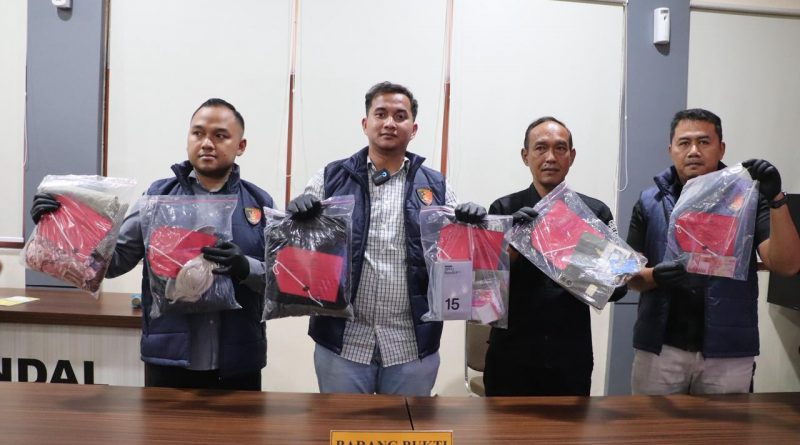 Terungkap! Pelaku Pembunuhan Perempuan di Weleri Ditangkap Saat Bersembunyi di Bekasi Terungkap! Pelaku Pembunuhan Perempuan di Weleri Ditangkap Saat Bersembunyi di Bekasi