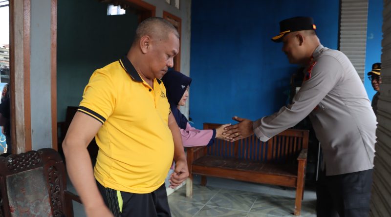 HUT Bhayangkara ke-80, Polres Kendal Anjangsana ke Keluarga Polri di Gemuh