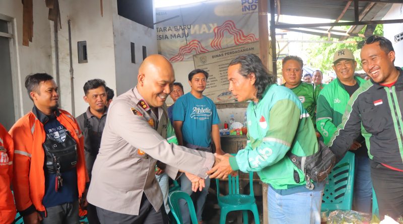 Kapolres Kendal Temui Komunitas Ojol di Weleri, Bahas Keamanan hingga Penanganan Laka Kapolres Kendal Temui Komunitas Ojol di Weleri, Bahas Keamanan hingga Penanganan Laka