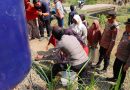 Atasi Krisis Air, Polres Kendal Salurkan 12 Ribu Liter Air Bersih dan Bantuan Beras di Ringinarum Atasi Krisis Air, Polres Kendal Salurkan 12 Ribu Liter Air Bersih dan Bantuan Beras di Ringinarum