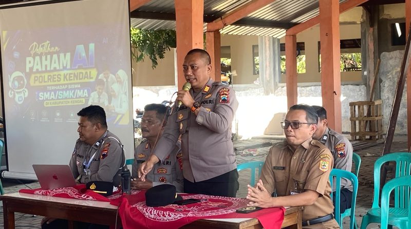 Polres Kendal Edukasi Pelajar di Sukorejo soal Pemanfaatan AI dan Kamtibmas Polres Kendal Edukasi Pelajar di Sukorejo soal Pemanfaatan AI dan Kamtibmas