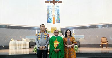 Safari Kamtibmas di Gereja Santo Athanasius Agung Semarang, Kapolda Jateng Tegaskan Komitmen Polisi Bersama Masyarakat Safari Kamtibmas di Gereja Santo Athanasius Agung Semarang, Kapolda Jateng Tegaskan Komitmen Polisi Bersama Masyarakat